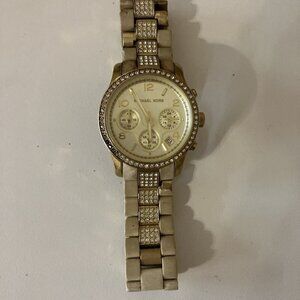 Michael Kors Watch Needs Battery And Can Be Used For Pieces